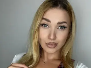 Jasmin recorded AmaFox