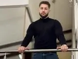 Shows ass TitanRook